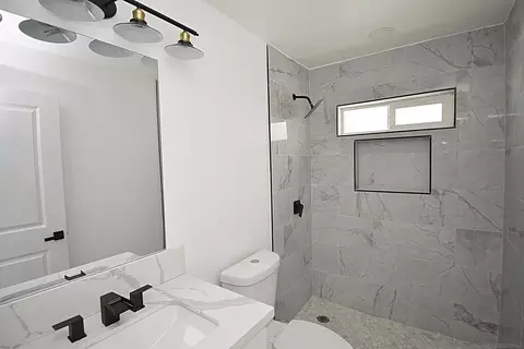 Bath - 11393 Posthill Rd, Lakeside, CA 92040 photo 6 of 6