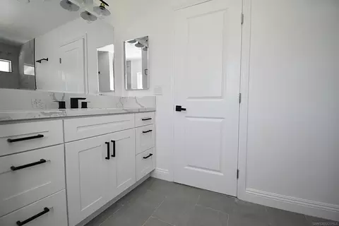 Bath - 11393 Posthill Rd, Lakeside, CA 92040 photo 2 of 6