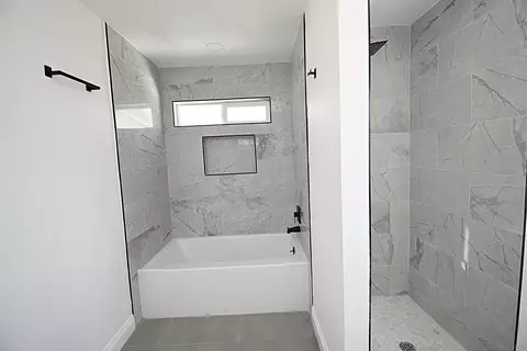 Bath - 11393 Posthill Rd, Lakeside, CA 92040 photo 1 of 6