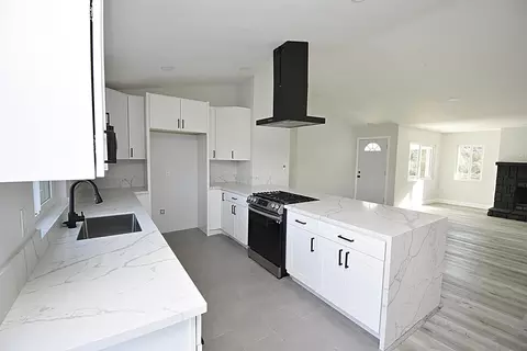 Kitchen - 11393 Posthill Rd, Lakeside, CA 92040 photo 3 of 6