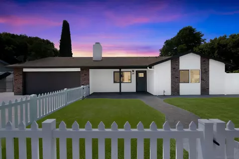 8121 Alton Dr, Lemon Grove, CA 91945
