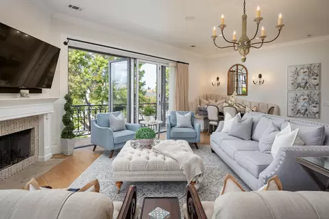 901 10th St, Coronado, CA 92118