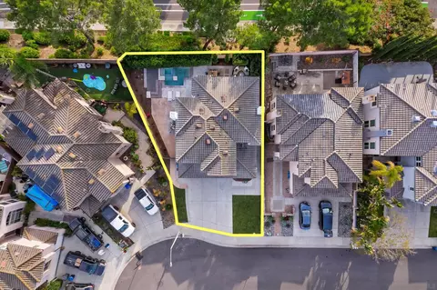 View/Area - 2122 Opal Rdg, Vista, CA 92081 photo 9 of 9