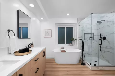 Bath - 2122 Opal Rdg, Vista, CA 92081 photo 4 of 5