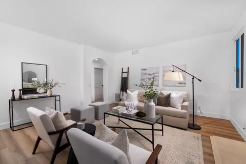 Living - 2122 Opal Rdg, Vista, CA 92081 photo 1 of 3