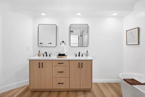 Bath - 2122 Opal Rdg, Vista, CA 92081 photo 5 of 5