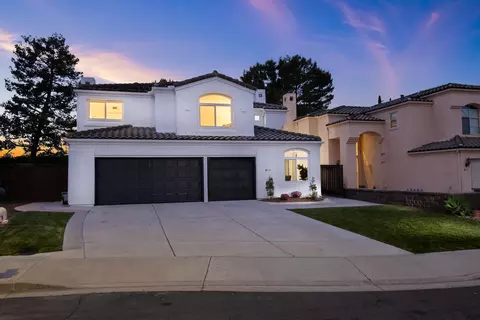 Exterior - 2122 Opal Rdg, Vista, CA 92081 photo 3 of 7