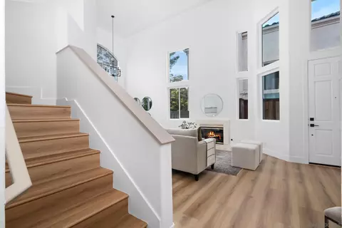 Entry Way - 2122 Opal Rdg, Vista, CA 92081 photo 1 of 1