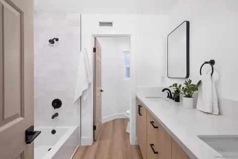 Bath - 2122 Opal Rdg, Vista, CA 92081 photo 2 of 5