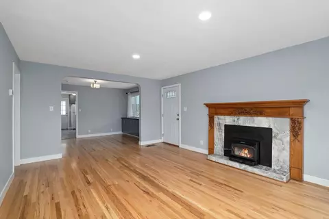 Living - 1104 Oak Dr, Vista, CA 92084 photo 3 of 7