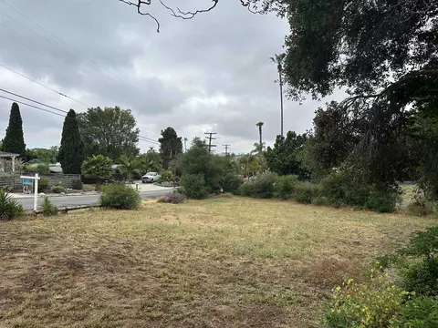 Exterior - 1104 Oak Dr, Vista, CA 92084 photo 16 of 28