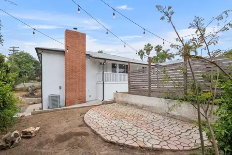 Exterior - 1104 Oak Dr, Vista, CA 92084 photo 4 of 28
