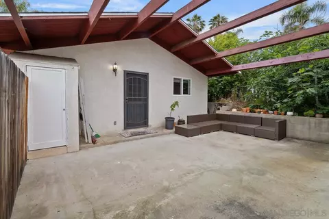 Exterior - 1104 Oak Dr, Vista, CA 92084 photo 6 of 28