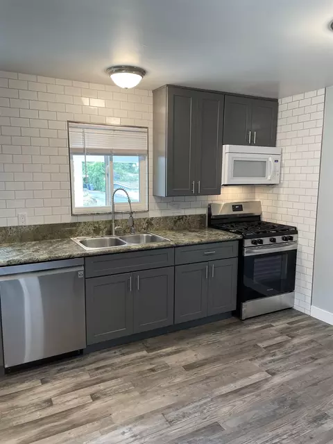 Kitchen - 1104 Oak Dr, Vista, CA 92084 photo 3 of 3