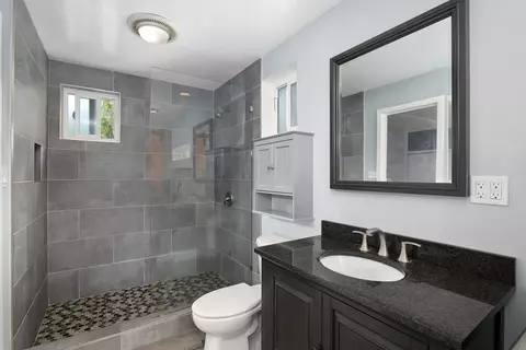 Bath - 1104 Oak Dr, Vista, CA 92084 photo 1 of 4