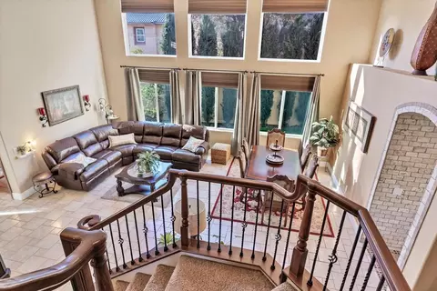 Living - 45846 Paseo Gallante, Temecula, CA 92592 photo 2 of 4