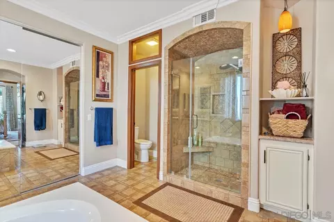 Bath - 45846 Paseo Gallante, Temecula, CA 92592 photo 5 of 6