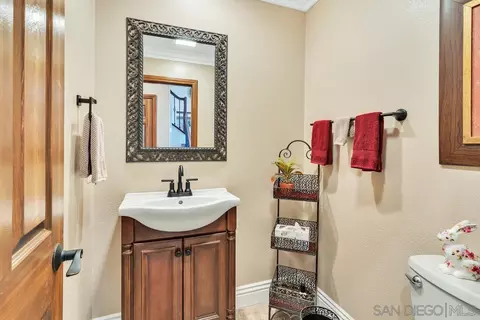 Bath - 45846 Paseo Gallante, Temecula, CA 92592 photo 3 of 6