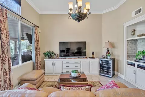 Living - 45846 Paseo Gallante, Temecula, CA 92592 photo 3 of 4
