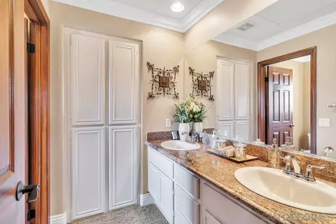 Bath - 45846 Paseo Gallante, Temecula, CA 92592 photo 1 of 6