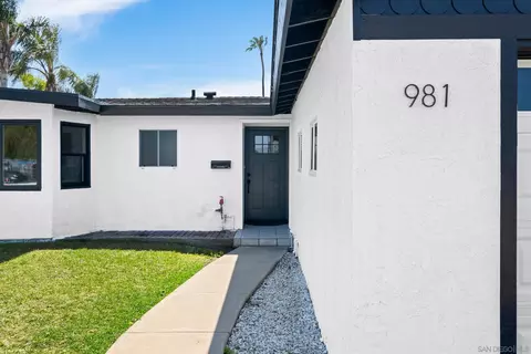 Exterior - 981 Grove Ave, Imperial Beach, CA 91932 photo 5 of 11