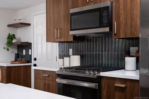 Kitchen - 981 Grove Ave, Imperial Beach, CA 91932 photo 2 of 4