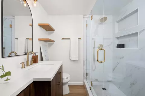 Bath - 981 Grove Ave, Imperial Beach, CA 91932 photo 1 of 2