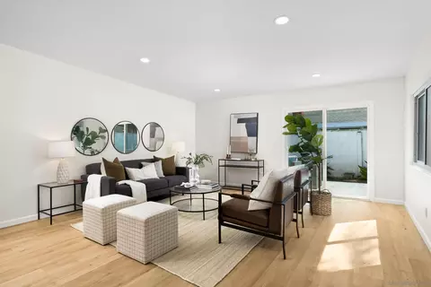 Living - 981 Grove Ave, Imperial Beach, CA 91932 photo 1 of 2