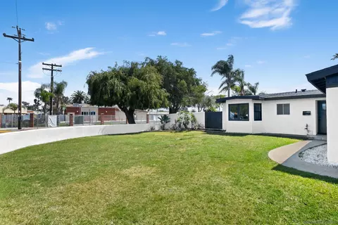 Exterior - 981 Grove Ave, Imperial Beach, CA 91932 photo 4 of 11