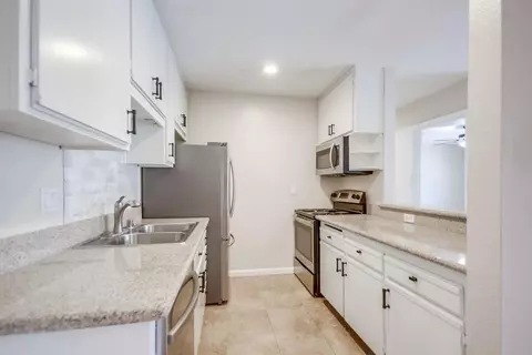 Kitchen - 12716 Lakeshore Dr #L, Lakeside, CA 92040 photo 3 of 8