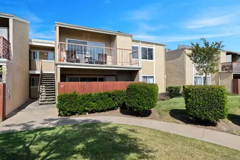 475 N Midway Dr #214, Escondido, CA 92027
