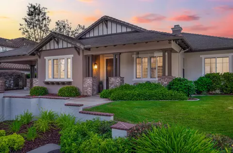 585 Inverlochy Dr, Fallbrook, CA 92028 photo 2