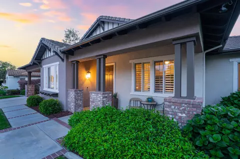 585 Inverlochy Dr, Fallbrook, CA 92028 photo 3