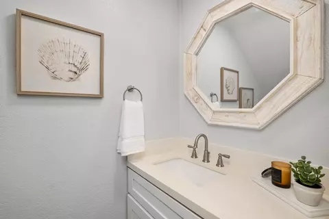 Bath - 770 Morse St, Oceanside, CA 92054 photo 1 of 3
