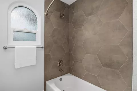 Bath - 770 Morse St, Oceanside, CA 92054 photo 3 of 3