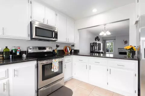 Kitchen - 1634 Pala Lake Dr, Fallbrook, CA 92028 photo 4 of 5