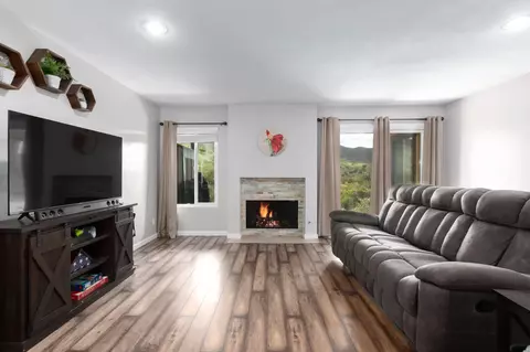 Living - 1634 Pala Lake Dr, Fallbrook, CA 92028 photo 4 of 5