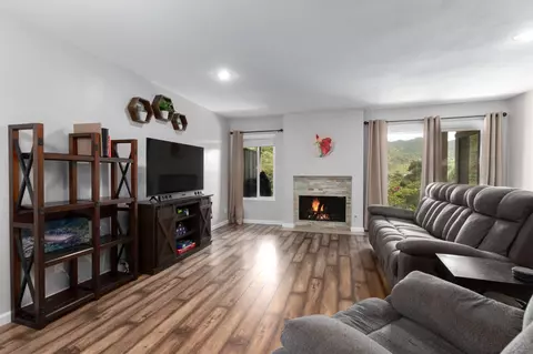Living - 1634 Pala Lake Dr, Fallbrook, CA 92028 photo 3 of 5
