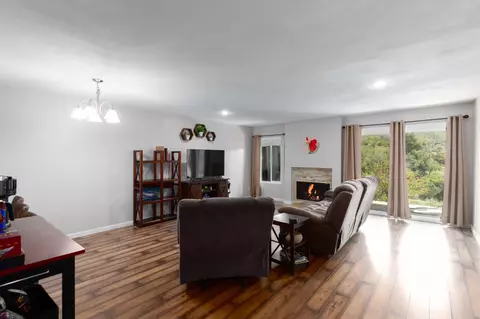Living - 1634 Pala Lake Dr, Fallbrook, CA 92028 photo 1 of 5