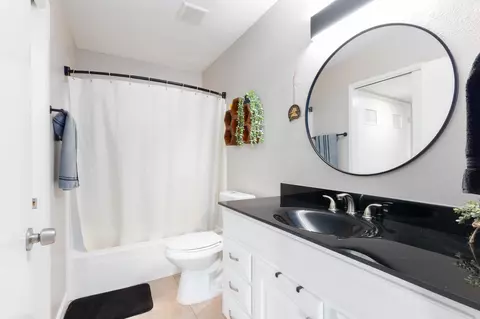 Bath - 1634 Pala Lake Dr, Fallbrook, CA 92028 photo 2 of 4