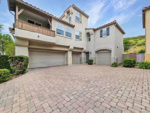 984 Pearleaf Ct, San Marcos, CA 92078