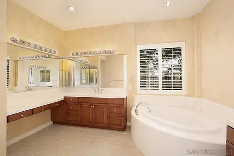 Bath - 1608 Hillstone Ave, Escondido, CA 92029 photo 2 of 7