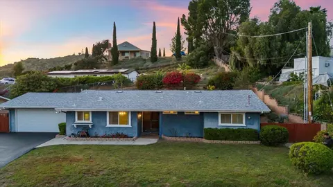 1490 El Norte Pkwy, Escondido, CA 92027