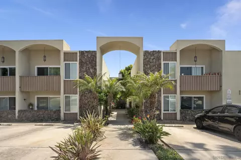 1747 Chalcedony St, San Diego, CA 92109