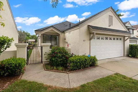 917 Venice Gln, Escondido, CA 92026