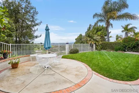 969 Masters Dr, Oceanside, CA 92057 photo 2