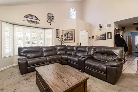 Living - 9597 Leyendekker Ct, Lakeside, CA 92040 photo 2 of 2