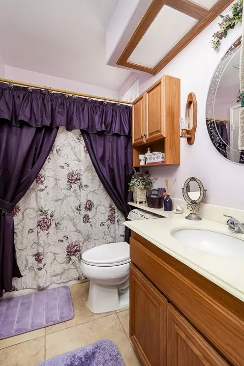 Bath - 9597 Leyendekker Ct, Lakeside, CA 92040 photo 3 of 4