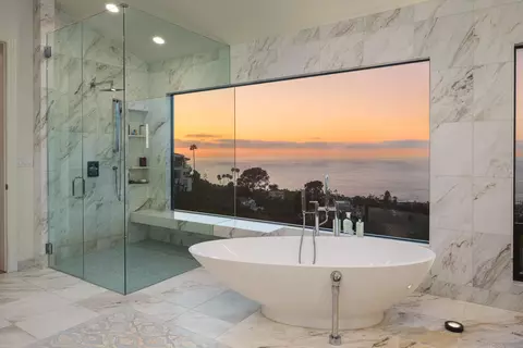 Bath - 7403 Hillside Dr, La Jolla, CA 92037 photo 1 of 5