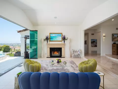 Living - 7403 Hillside Dr, La Jolla, CA 92037 photo 5 of 8